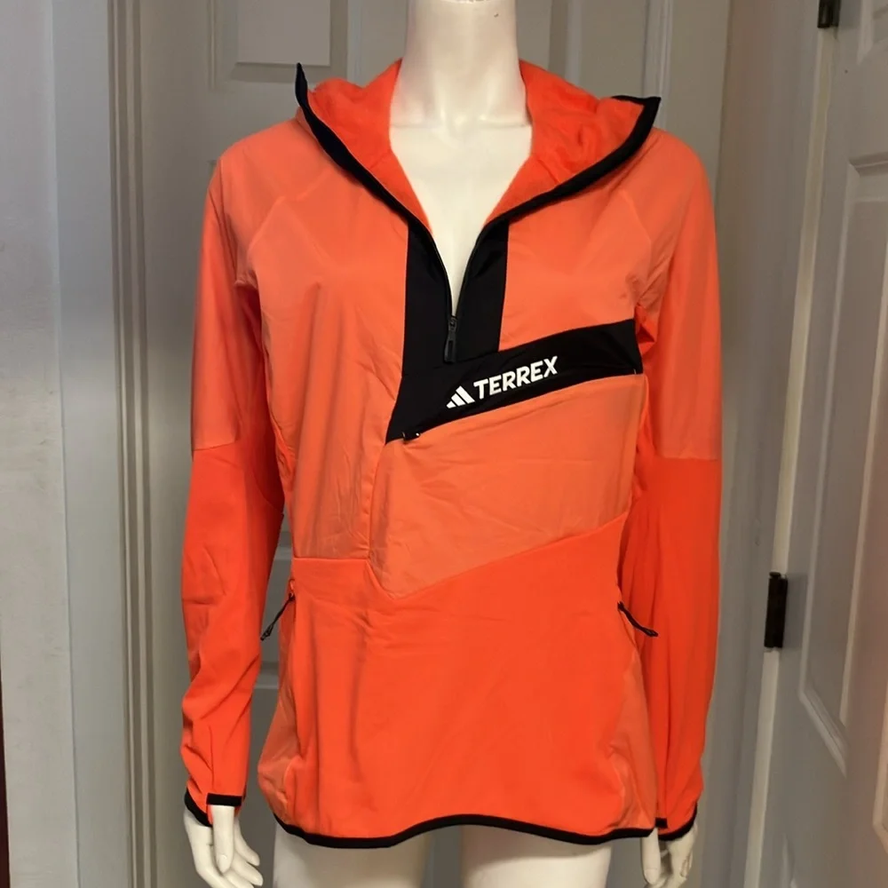 Adidas “Terrex” Long-Sleeved Hiking/Athletic 1/4 Zip, NWT! - Picture 3 of 11